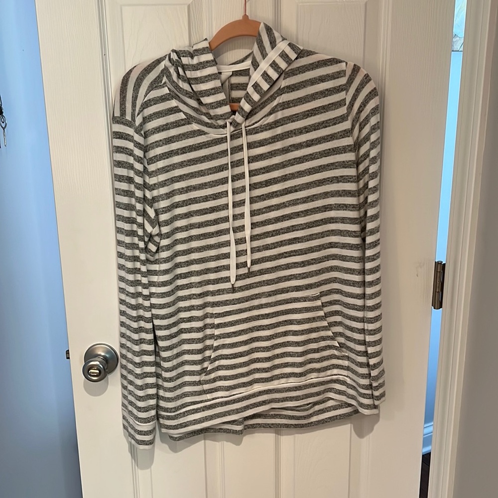 Market & Spruce hoodie